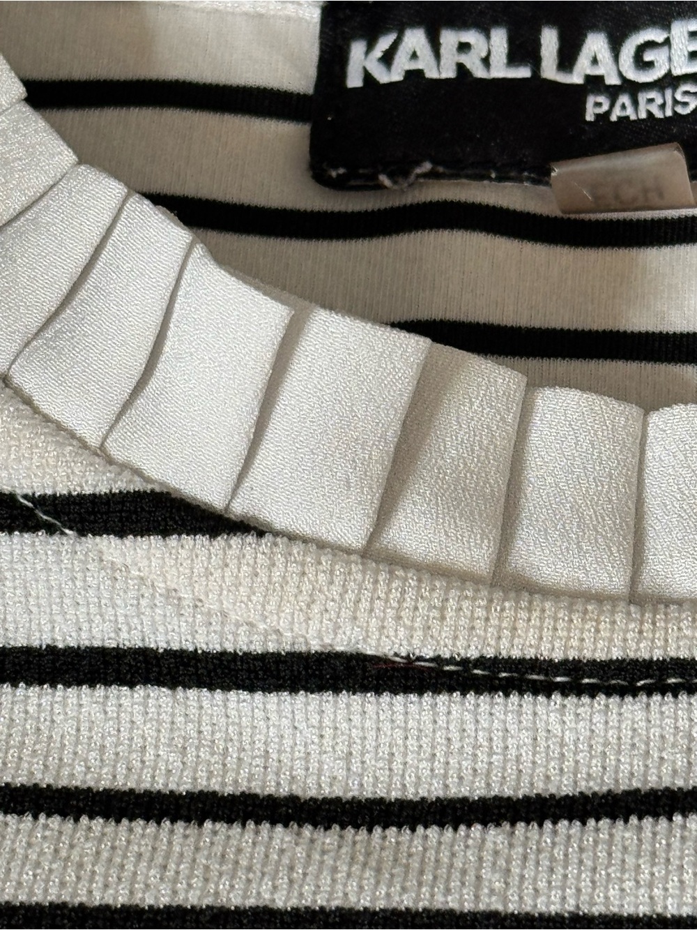 Karl Lagerfeld White Black Striped Long-Sleeve Knit Top Button Shoulder Size XS - Picture 7 of 9